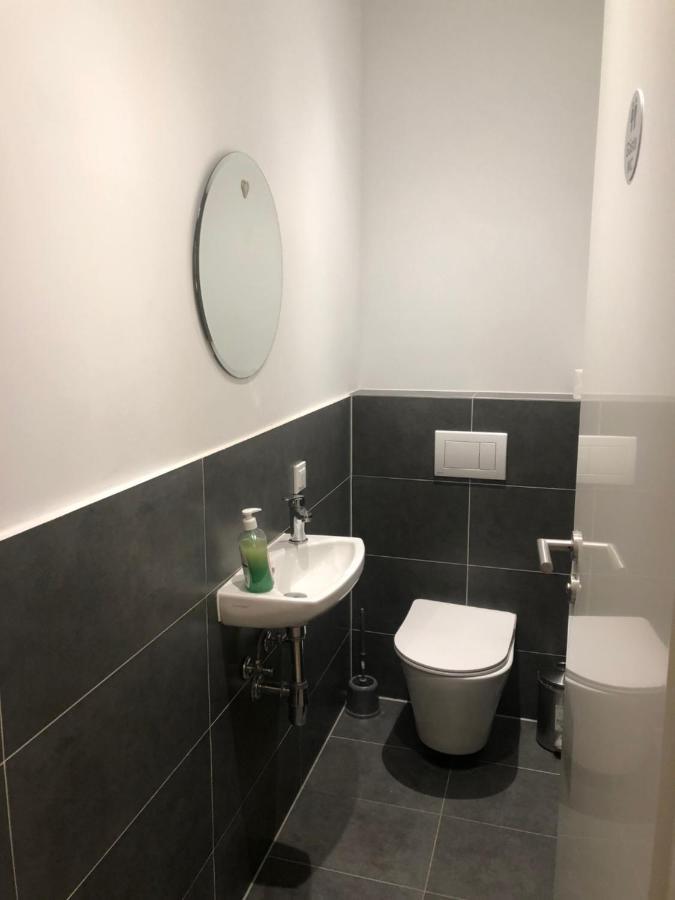 Hotel Adam Berlin Bagian luar foto