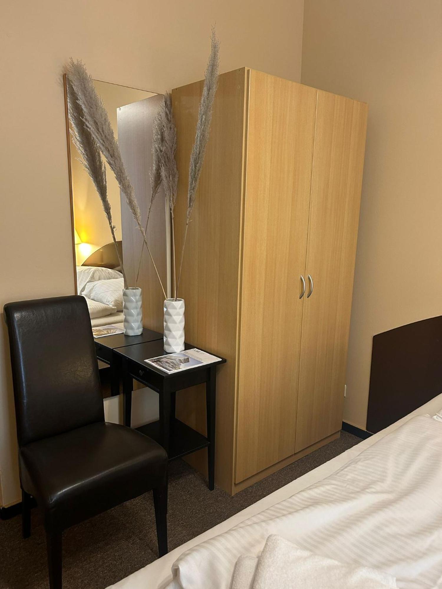 Hotel Adam Berlin Bagian luar foto